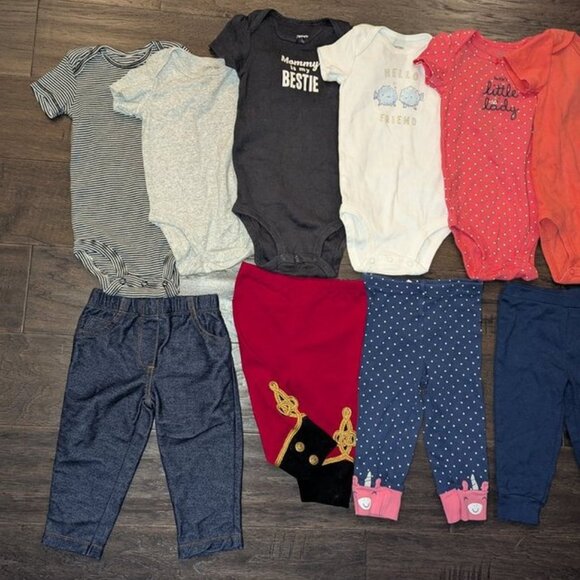 Huge Lot 15 Infant Girls Sleepers One Piece Onesies Tops Pants Leggings Bloomers - Picture 2 of 4